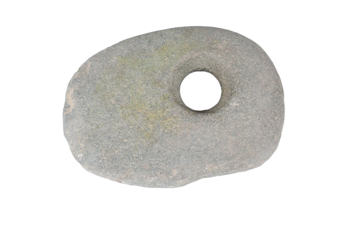 石锄(新石器时代 长20.5宽15.4孔3.8 石器 1994年吉木萨尔县潘家台子采集).png