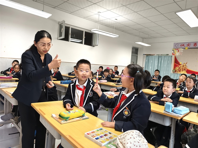 中小学英语教材换新 如何助力孩子适应新教材？