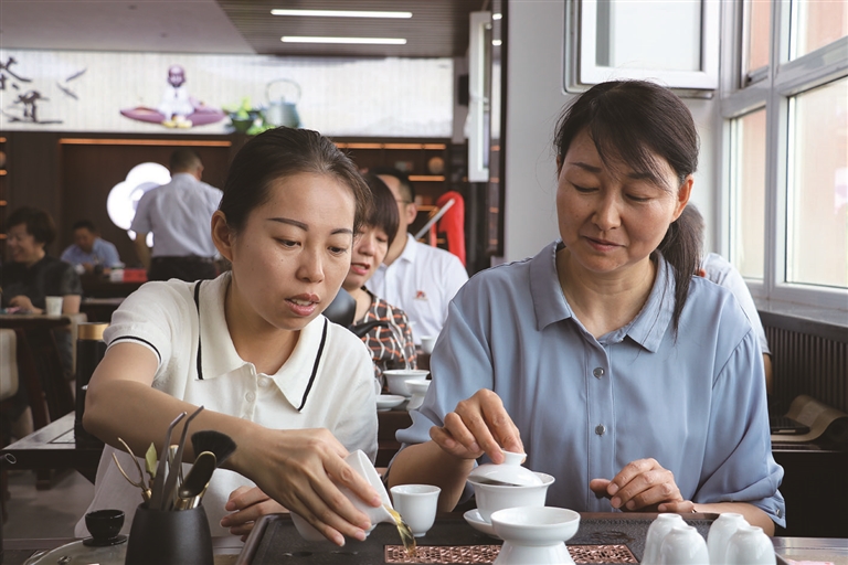 呼图壁县首个茶艺师实训室揭牌成立