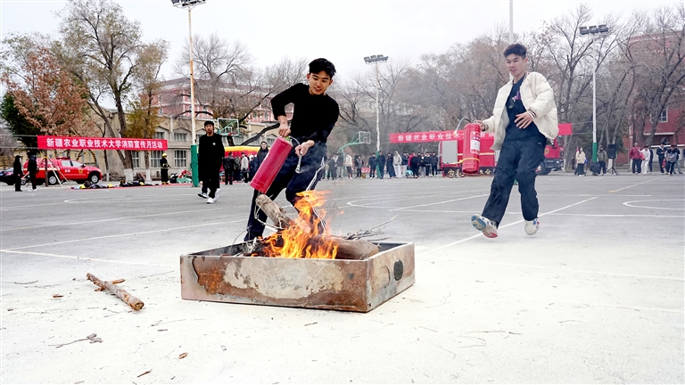 昌吉这场大学生消防主题运动会够“燃”