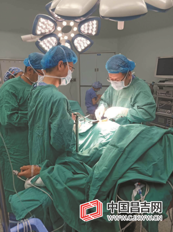 昌吉州人民医院为百岁老人成功实施胃部手术