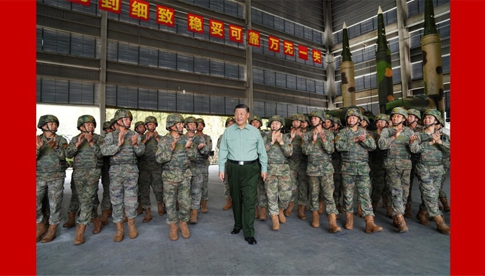 习近平在视察火箭军某旅时强调 坚持政治引领 强化使命担当 埋...